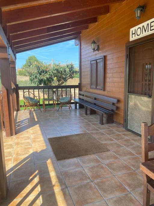 Casa De Madera Con Piscina En Cambrils