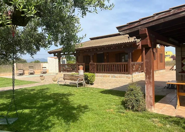 Casa De Madera Con Piscina En Cambrils