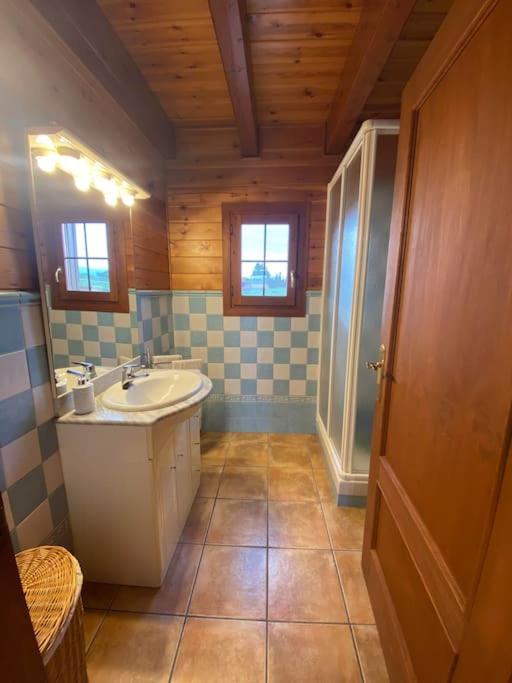 Casa De Madera Con Piscina En Cambrils Hébergement de vacances
