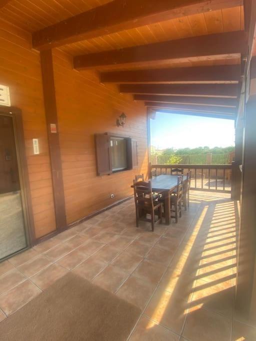 Casa De Madera Con Piscina En Cambrils *