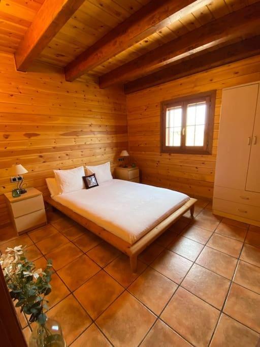 Casa De Madera Con Piscina En Cambrils